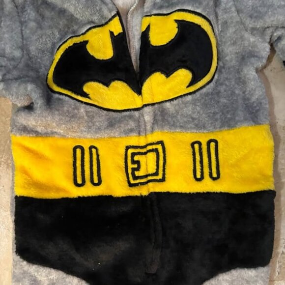 Batman 2T Fleece Sleeper⭐2 for 15⭐ - Picture 2 of 3